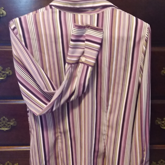 Shirt - Picture 2 of 3